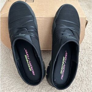 NWT Skechers Women’s Synergy - Air Streamer Black Athletic Shoes Sneakers